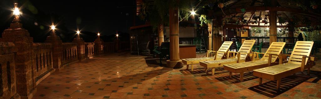 Parklane Hotel Mysore Exterior foto