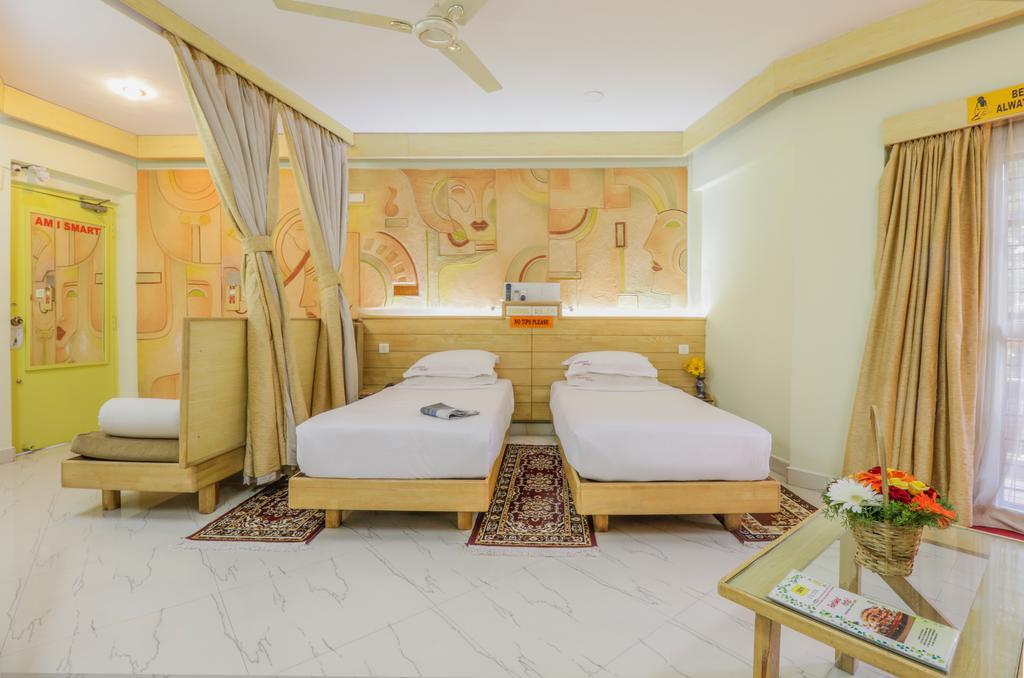 Parklane Hotel Mysore Exterior foto