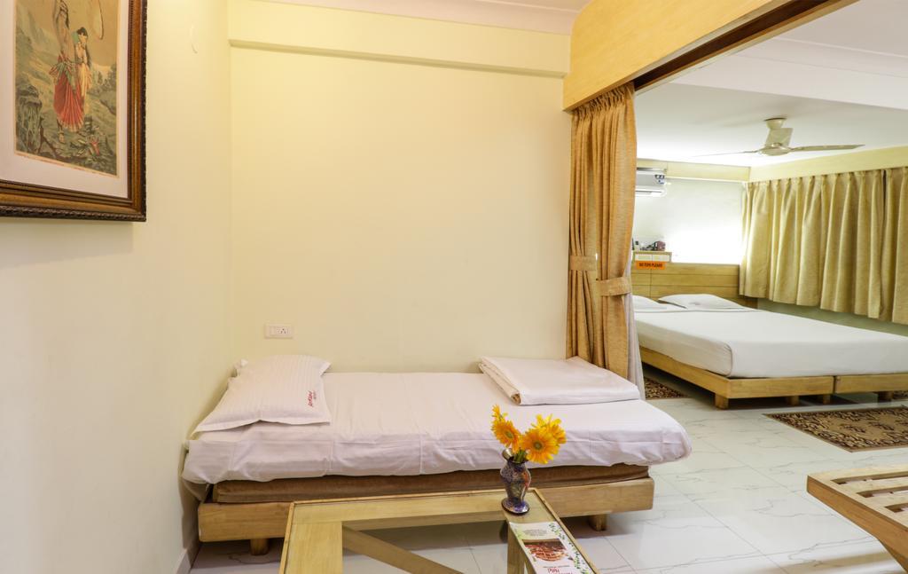 Parklane Hotel Mysore Exterior foto