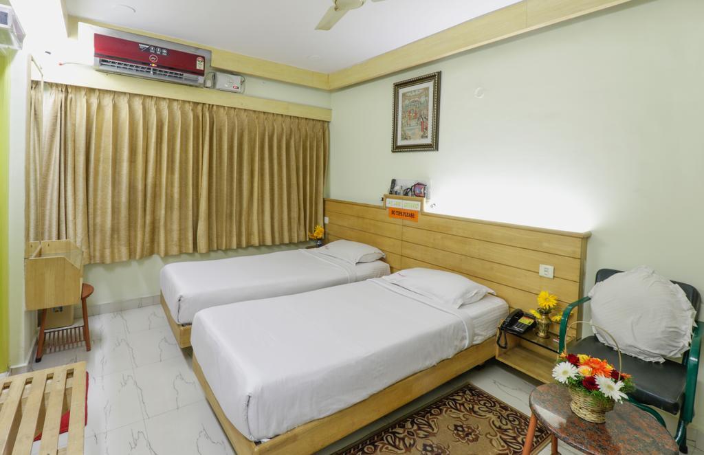 Parklane Hotel Mysore Exterior foto